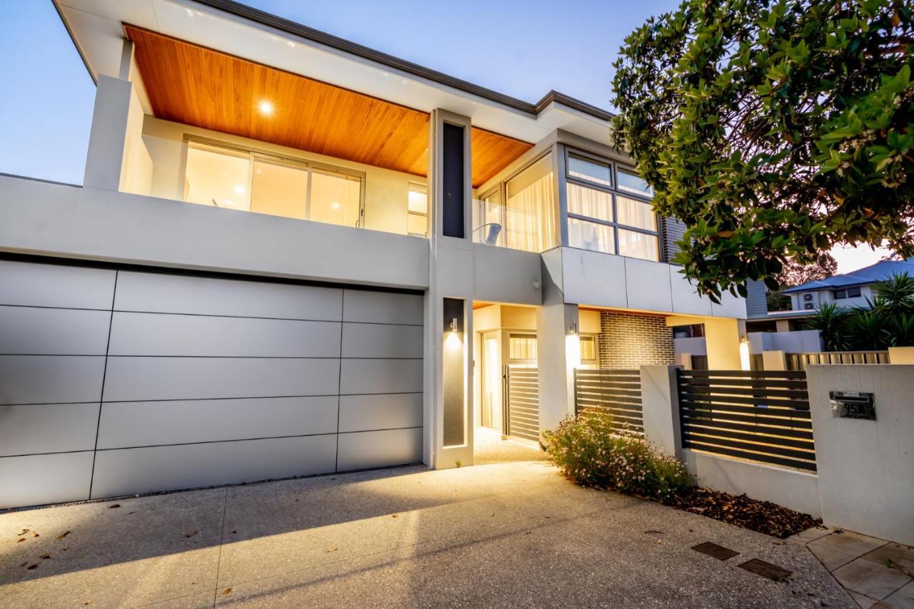 Family Vacation Escapade Shops And Sun Await Holiday home