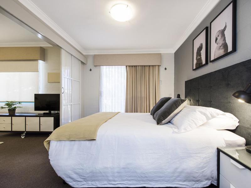 Staywest Subiaco Village 40 *