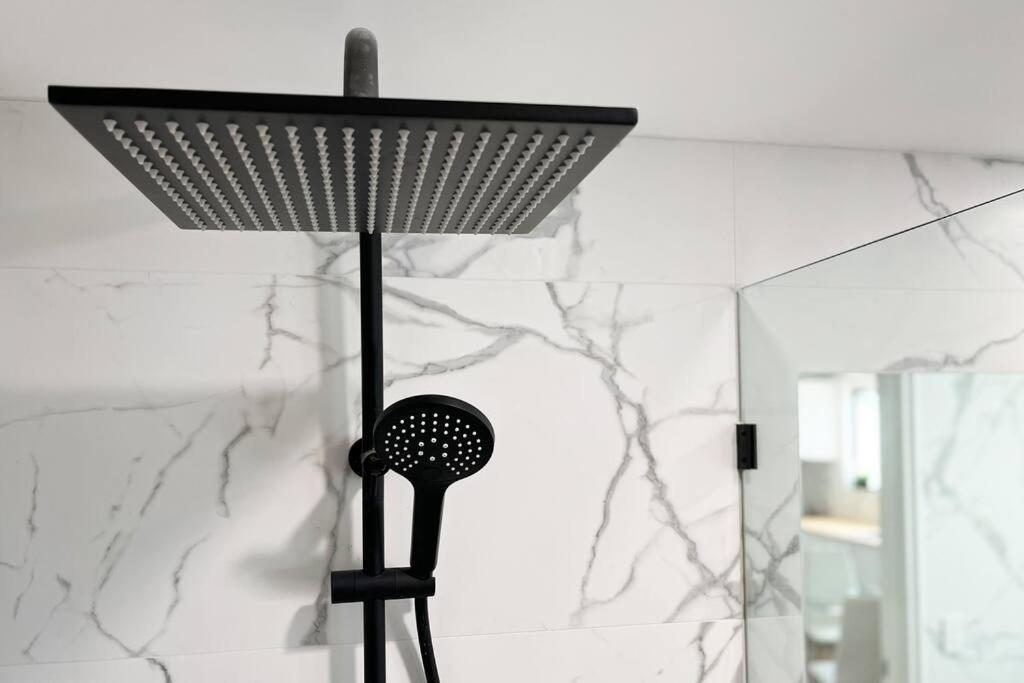 Apartment C By Breckler Park *