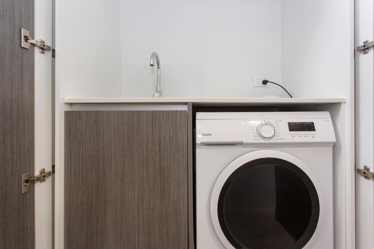 Stirling 2- Modern Central Apartment Perth