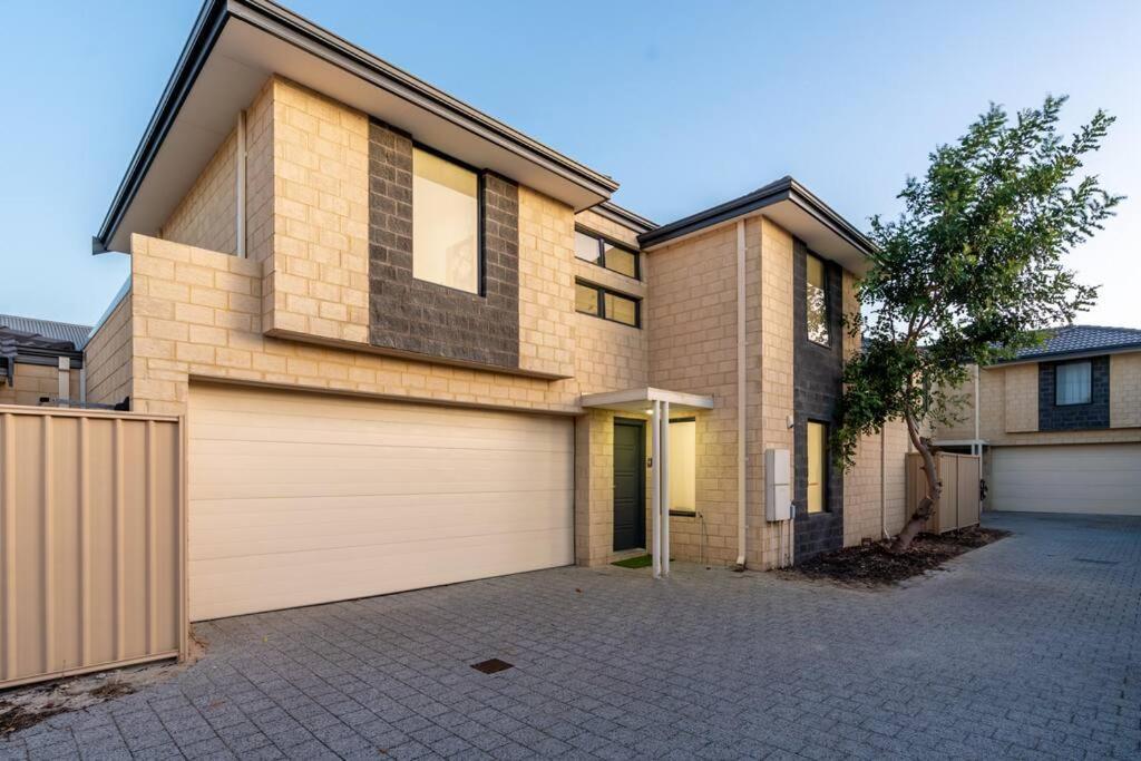 Holiday home Modern Family Escapes Shopping At Your Doorstep Perth
