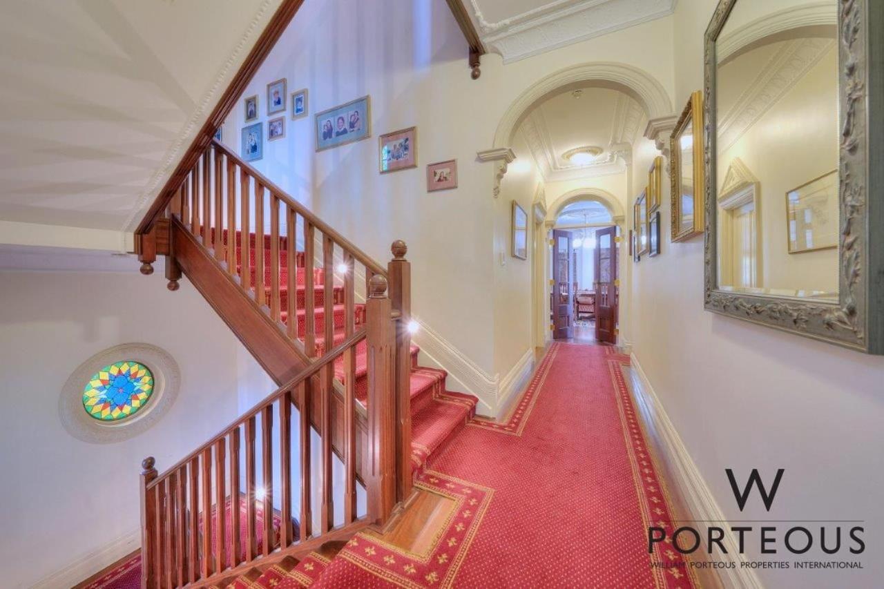 Heart Living-a Near New Federation Style House In The Heart Of *