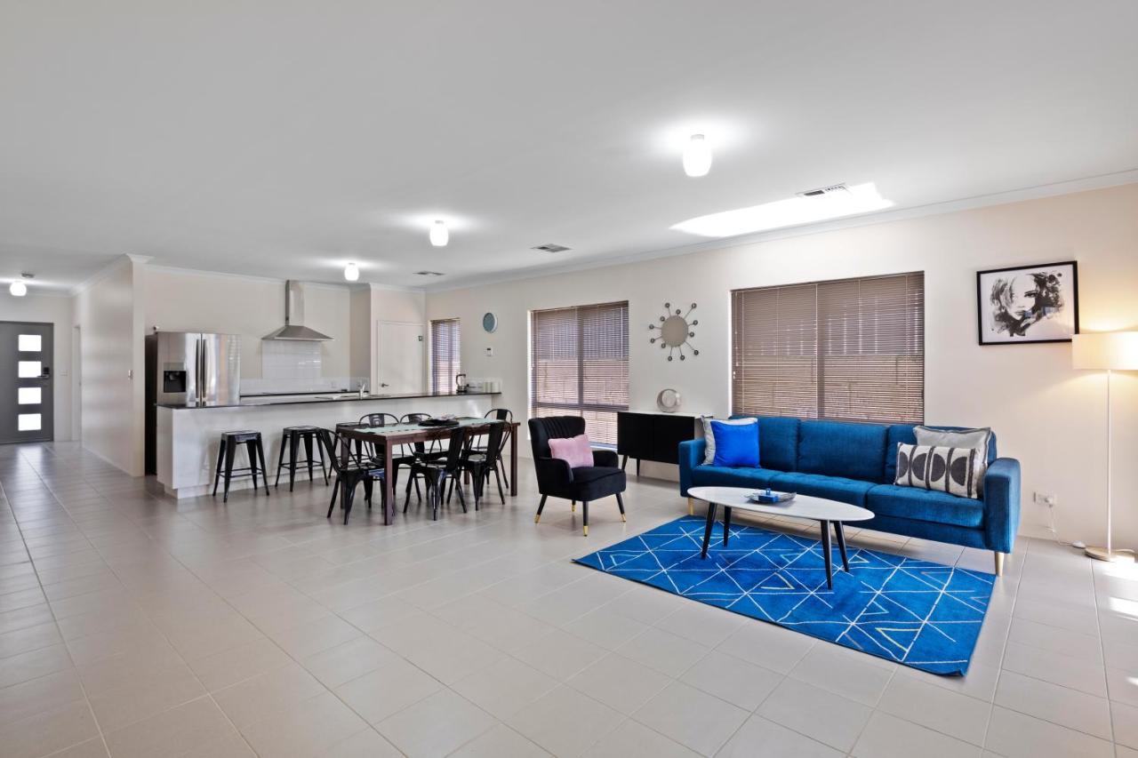 4 Comfy Spacious Family Holiday home *