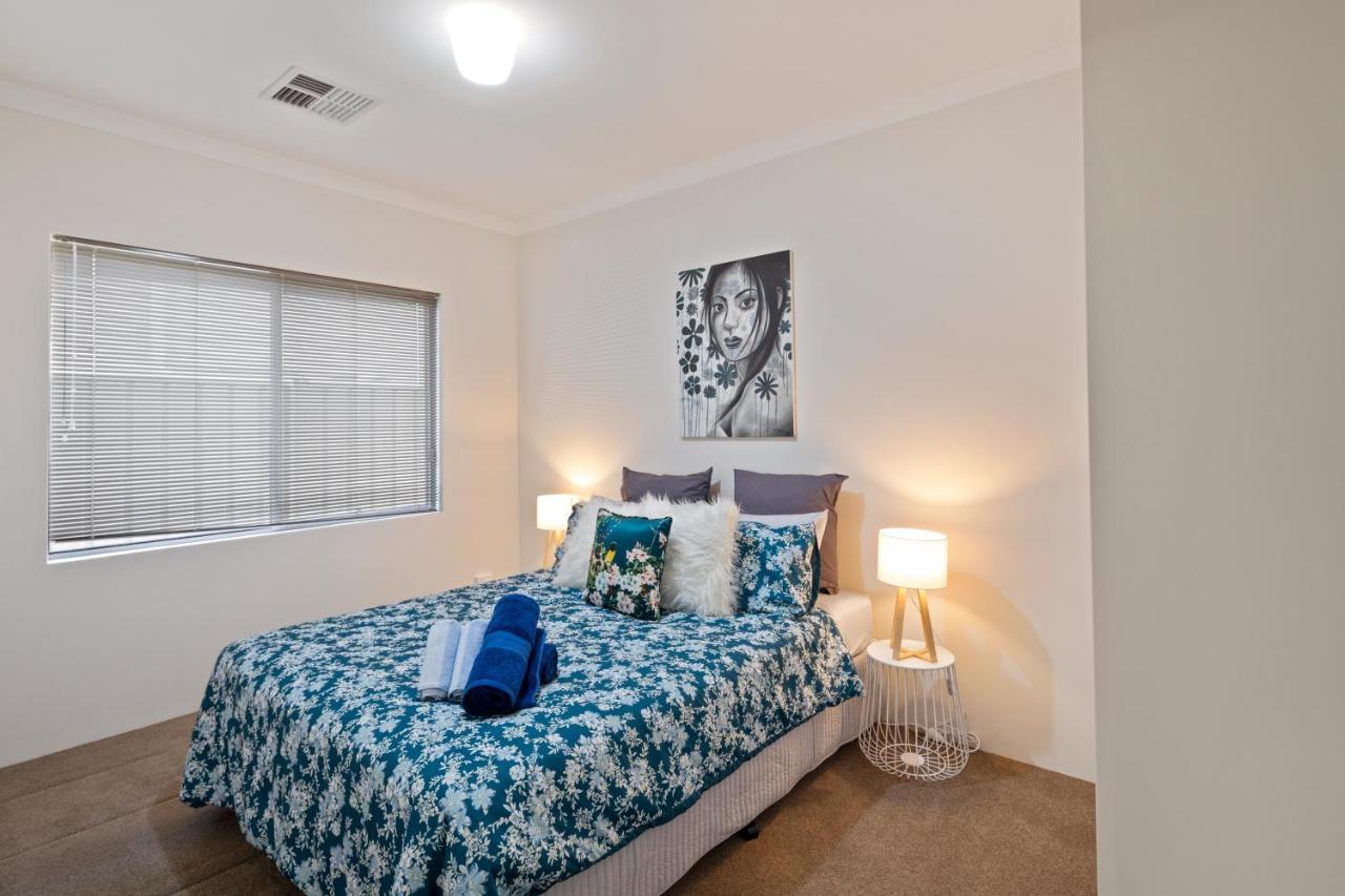 4 Comfy Spacious Family Holiday home Perth