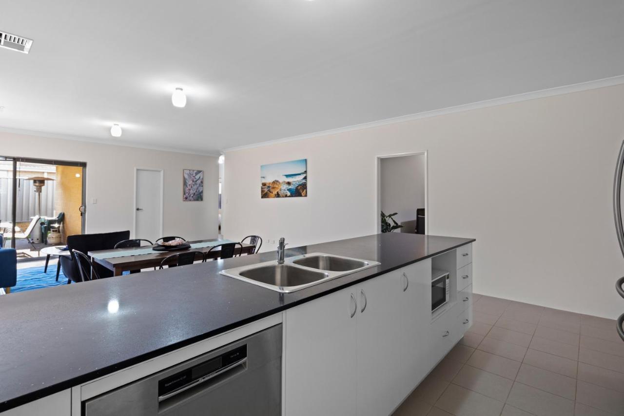 4 Comfy Spacious Family Holiday home