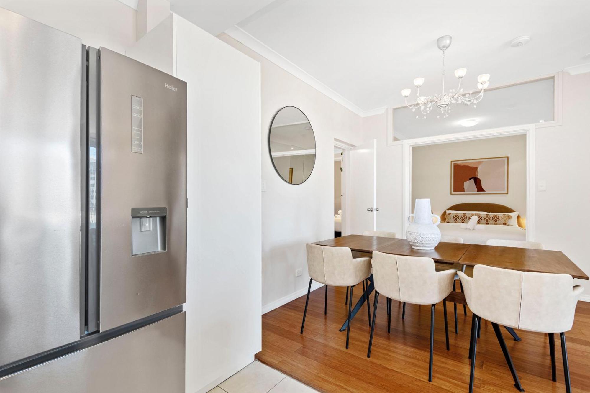 3br East Penthouse Views & Style Apartment Perth
