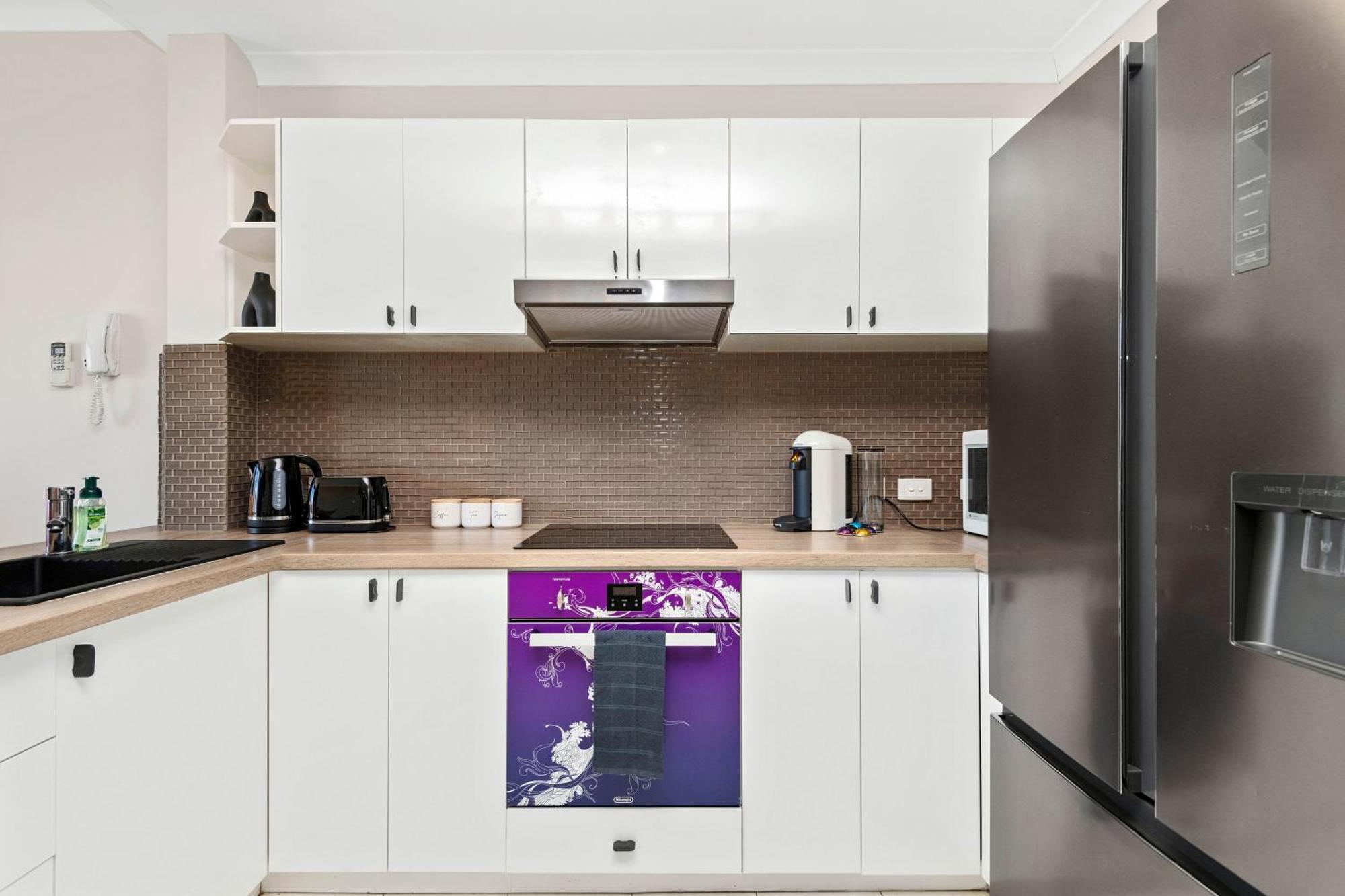 3br East Penthouse Views & Style Apartment
