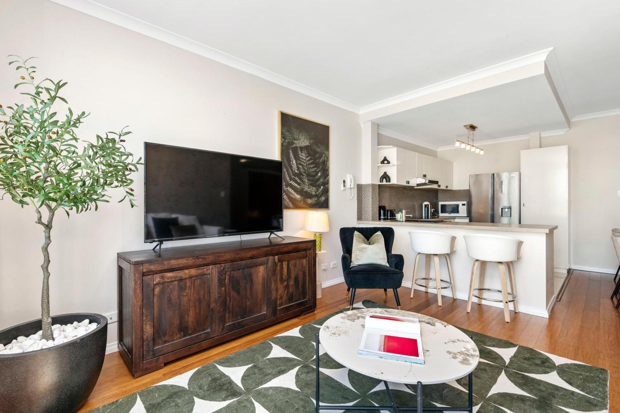 Apartment 3br East Penthouse Views & Style Perth