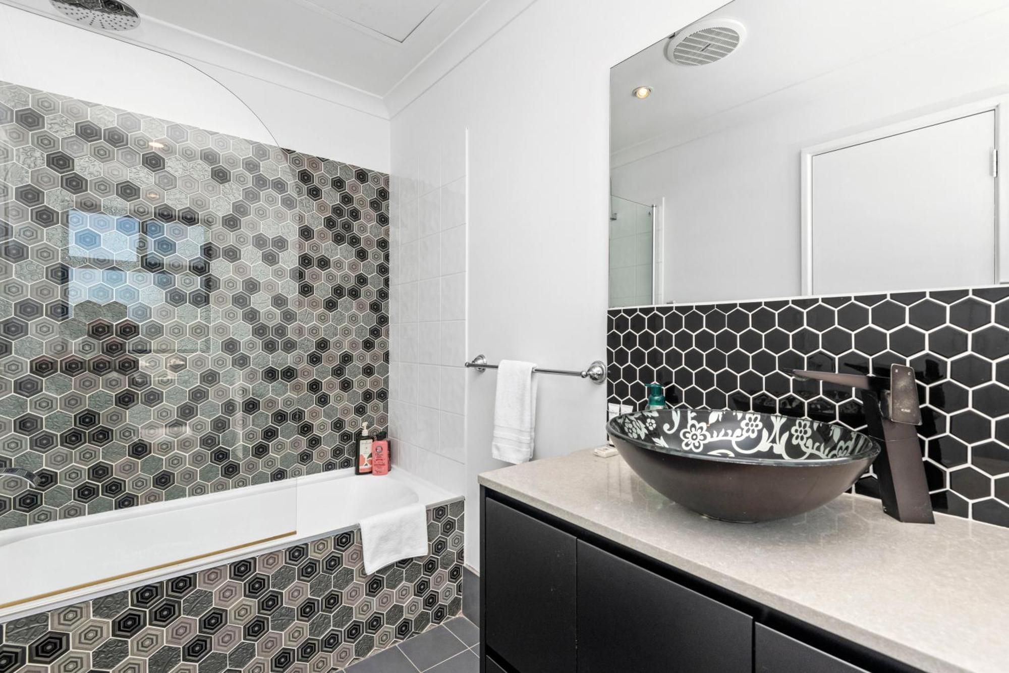 Apartment 3br East Penthouse Views & Style *