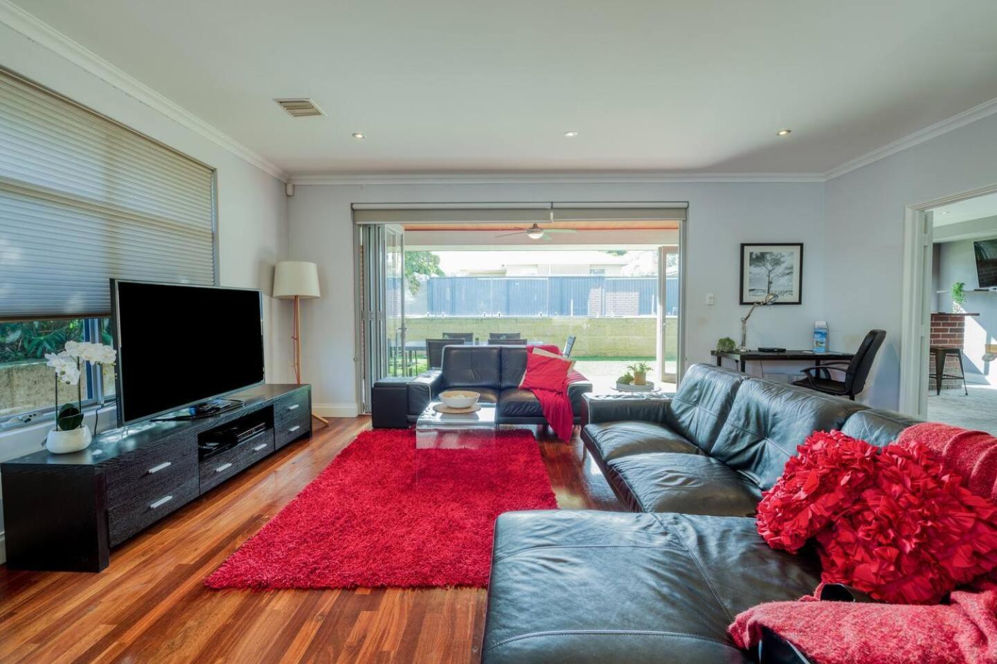 Rivervale Retreat - Spacious Family Living
