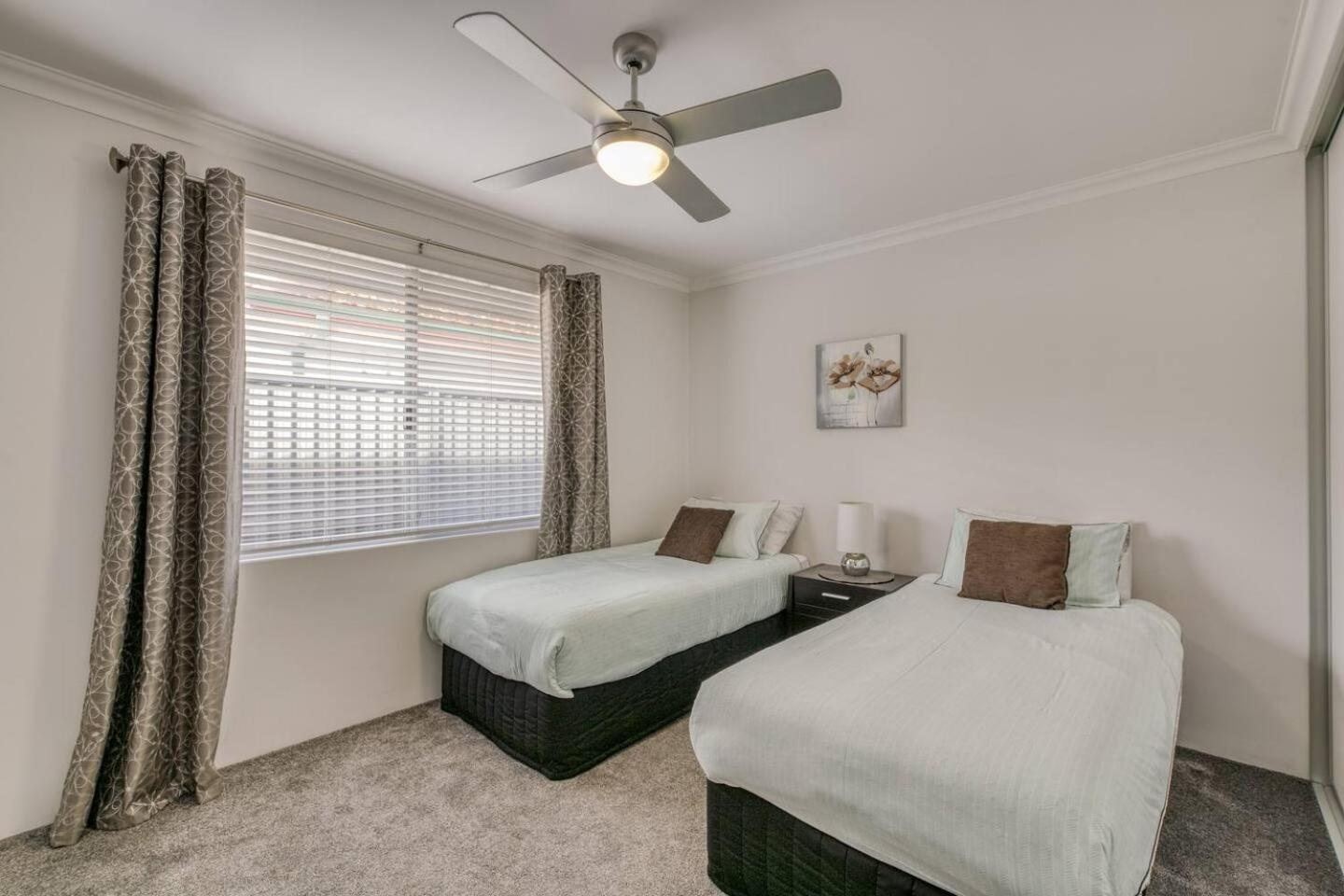 Rivervale Retreat - Spacious Family Living Holiday home