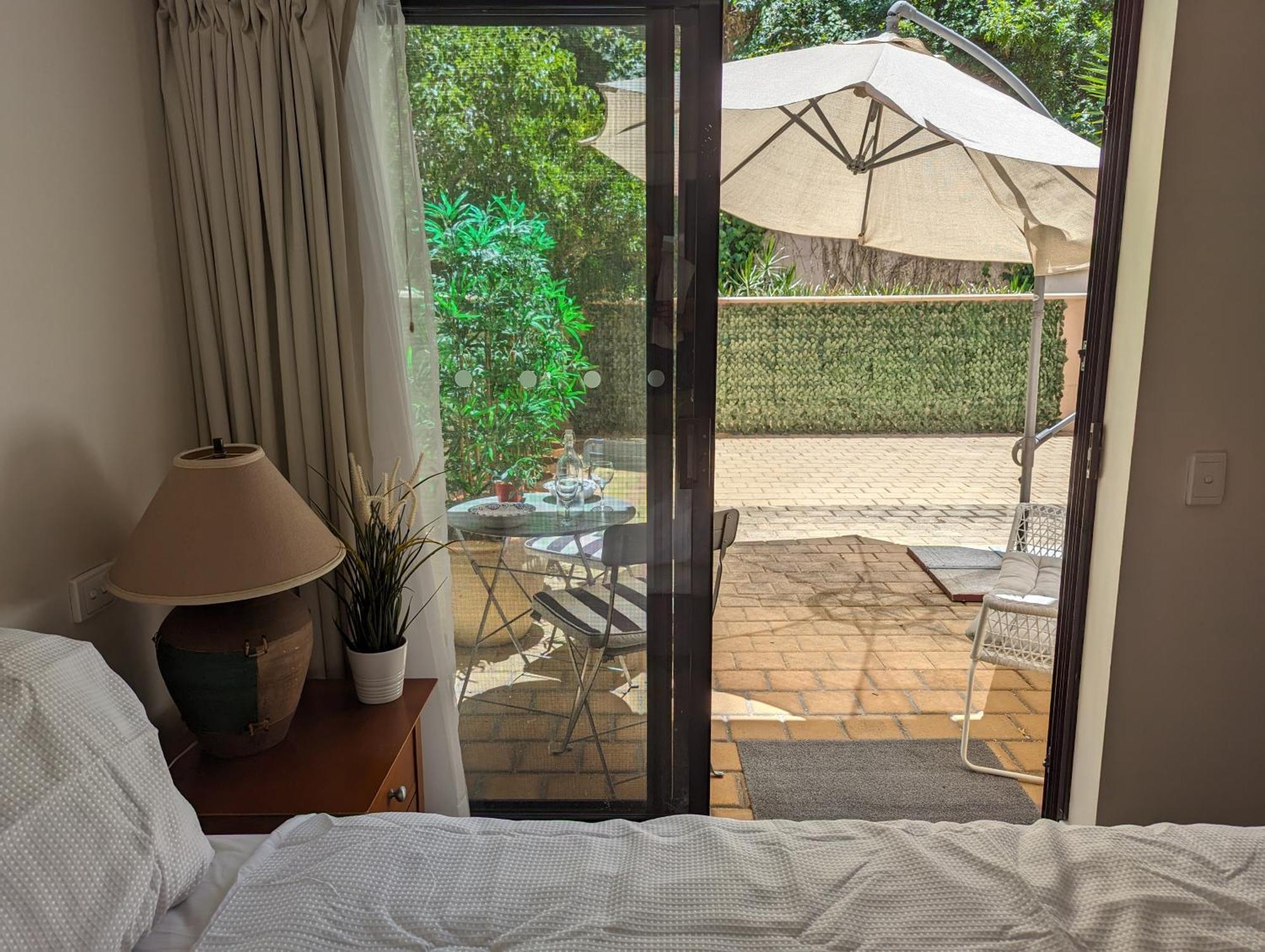 Apartment Lovely With Private Courtyard, Pool, Free Parking, Gym *