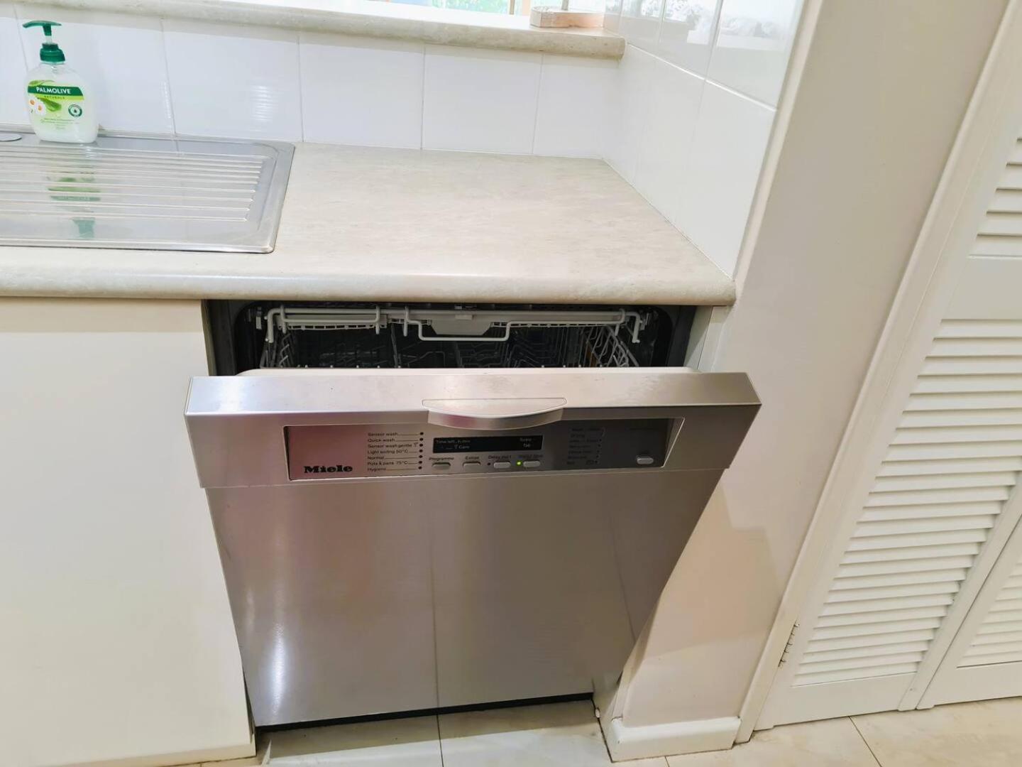 Apartment Clifton On Scarborough - Absolute Beachfront Perth