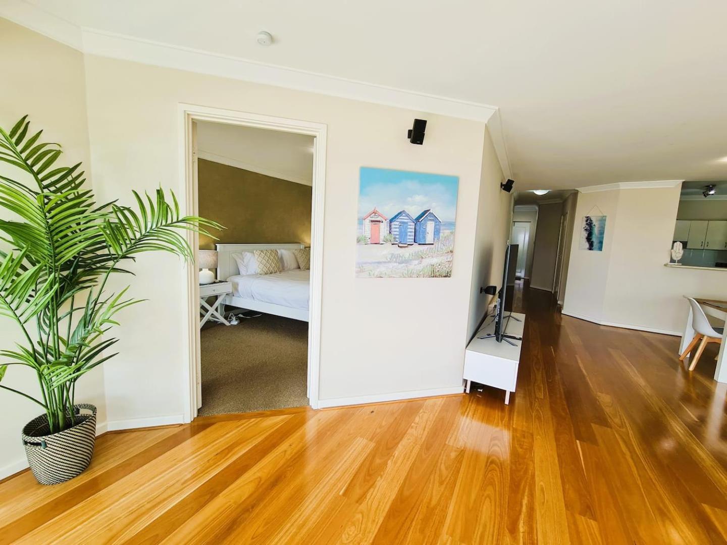 Apartment Clifton On Scarborough - Absolute Beachfront *