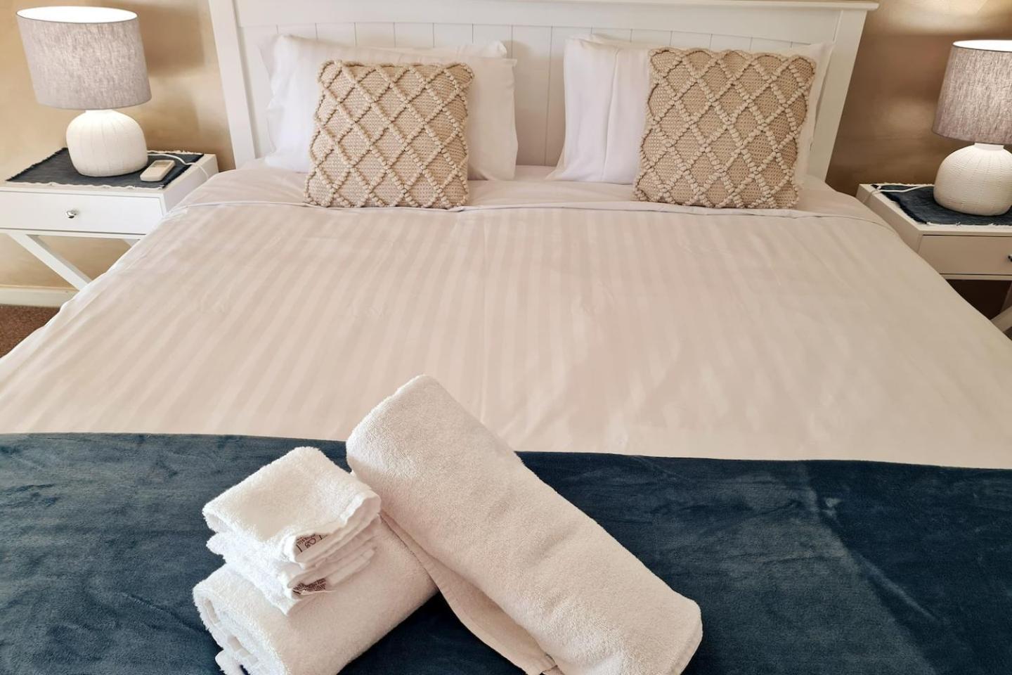 Apartment Clifton On Scarborough - Absolute Beachfront *