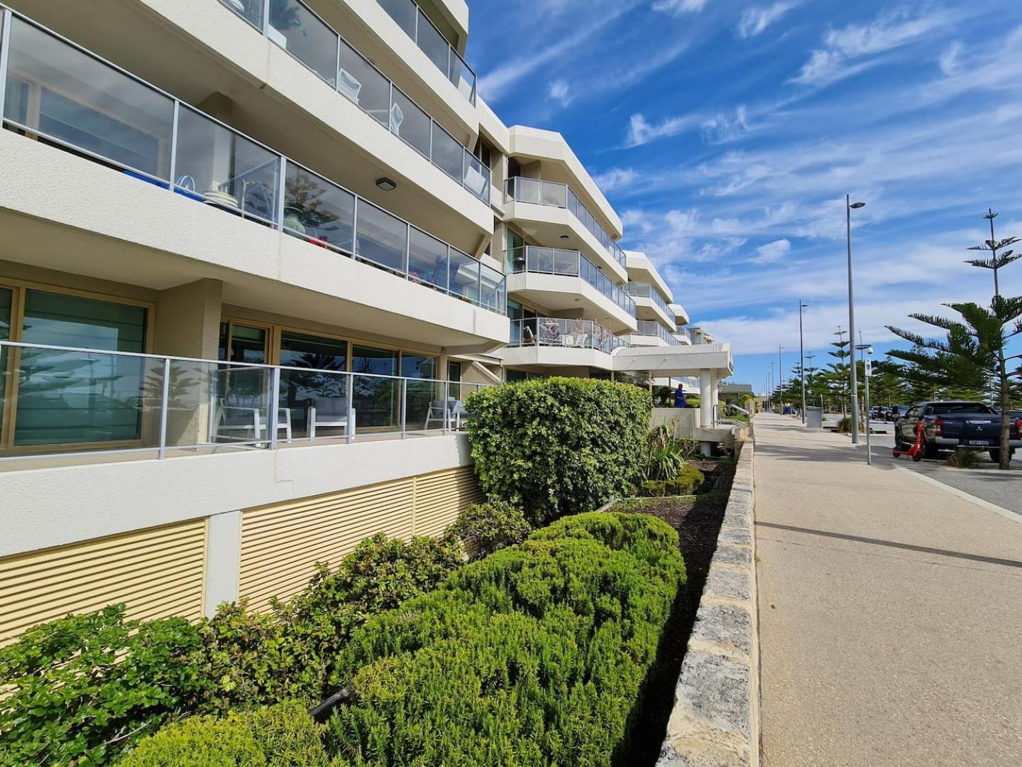 Apartment Clifton On Scarborough - Absolute Beachfront Perth