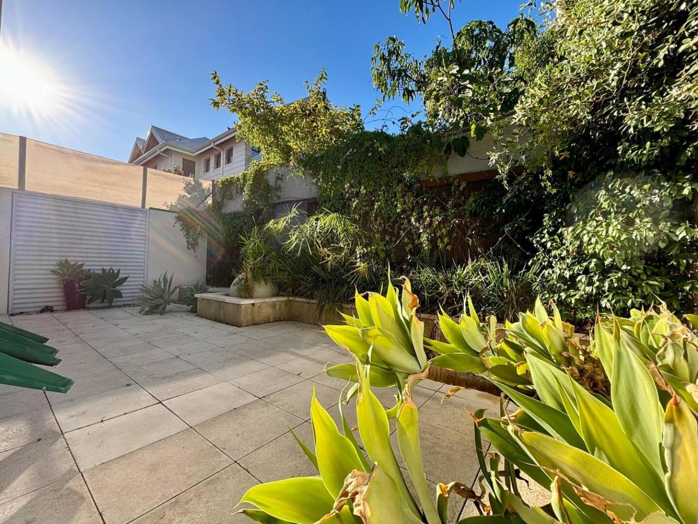 Your Oasis In The Heart Of East *