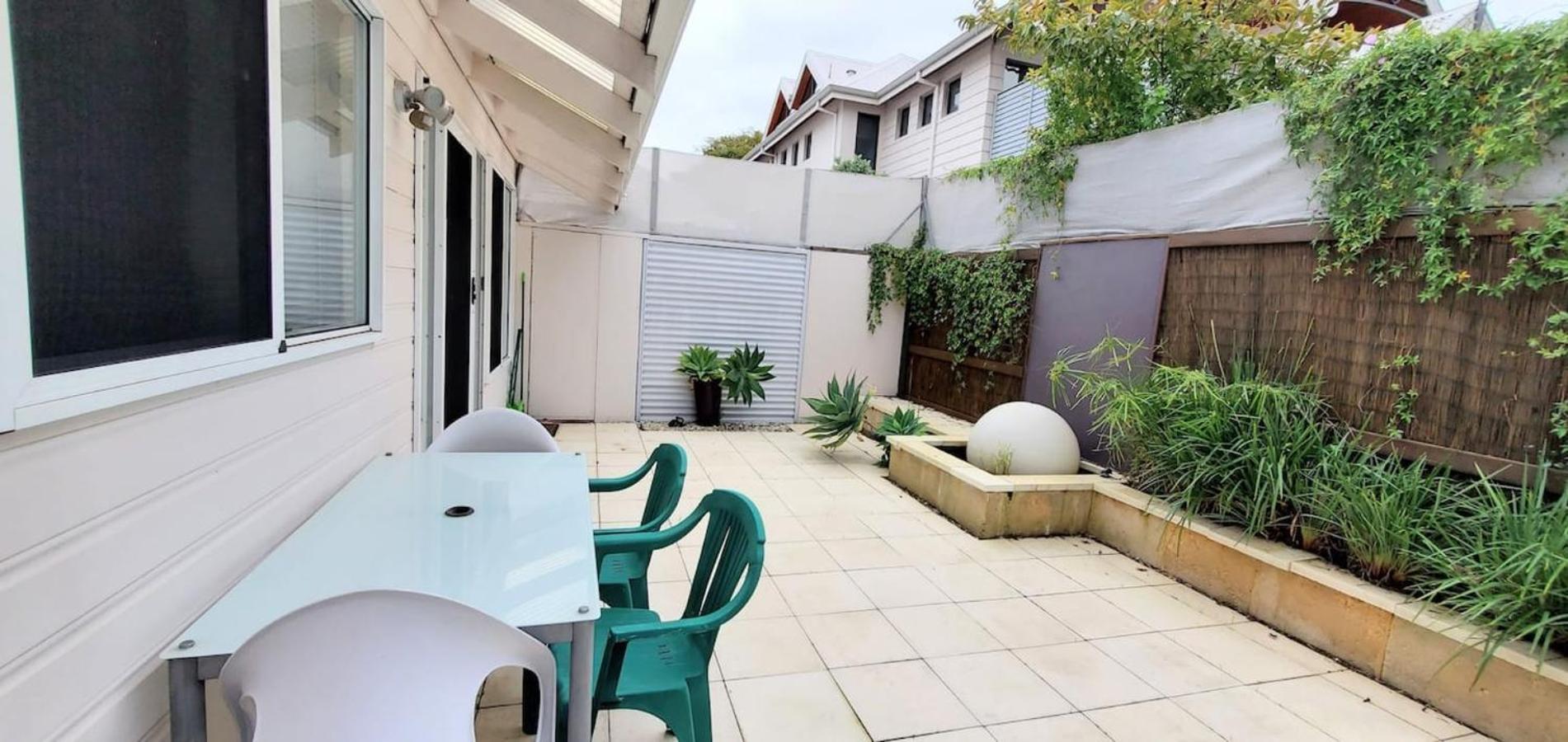 Your Oasis In The Heart Of East Holiday home Perth