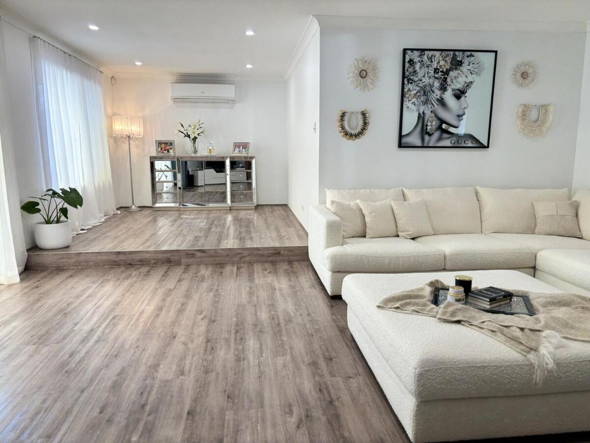 Oceanside Mansion With Luxury Pool Holiday home *