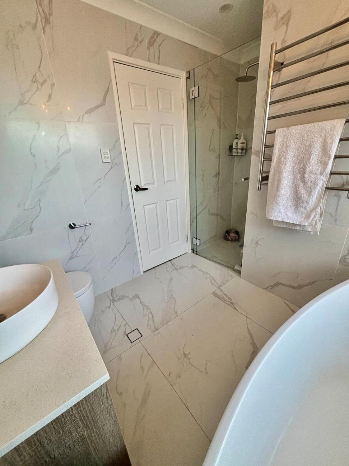 Oceanside Mansion With Luxury Pool Holiday home Perth