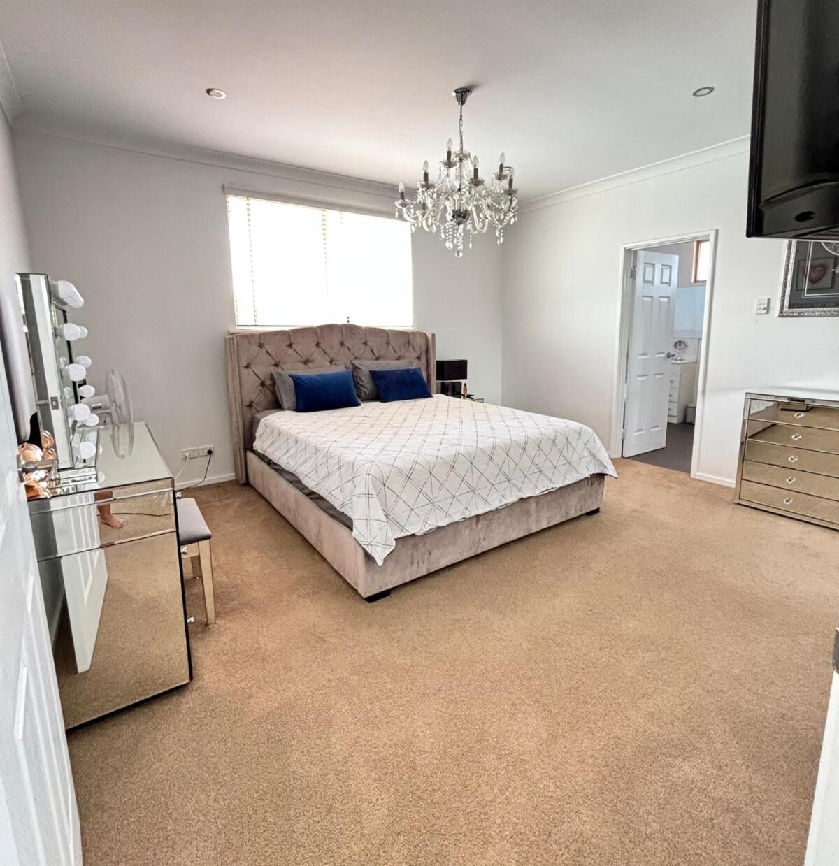Oceanside Mansion With Luxury Pool * Perth