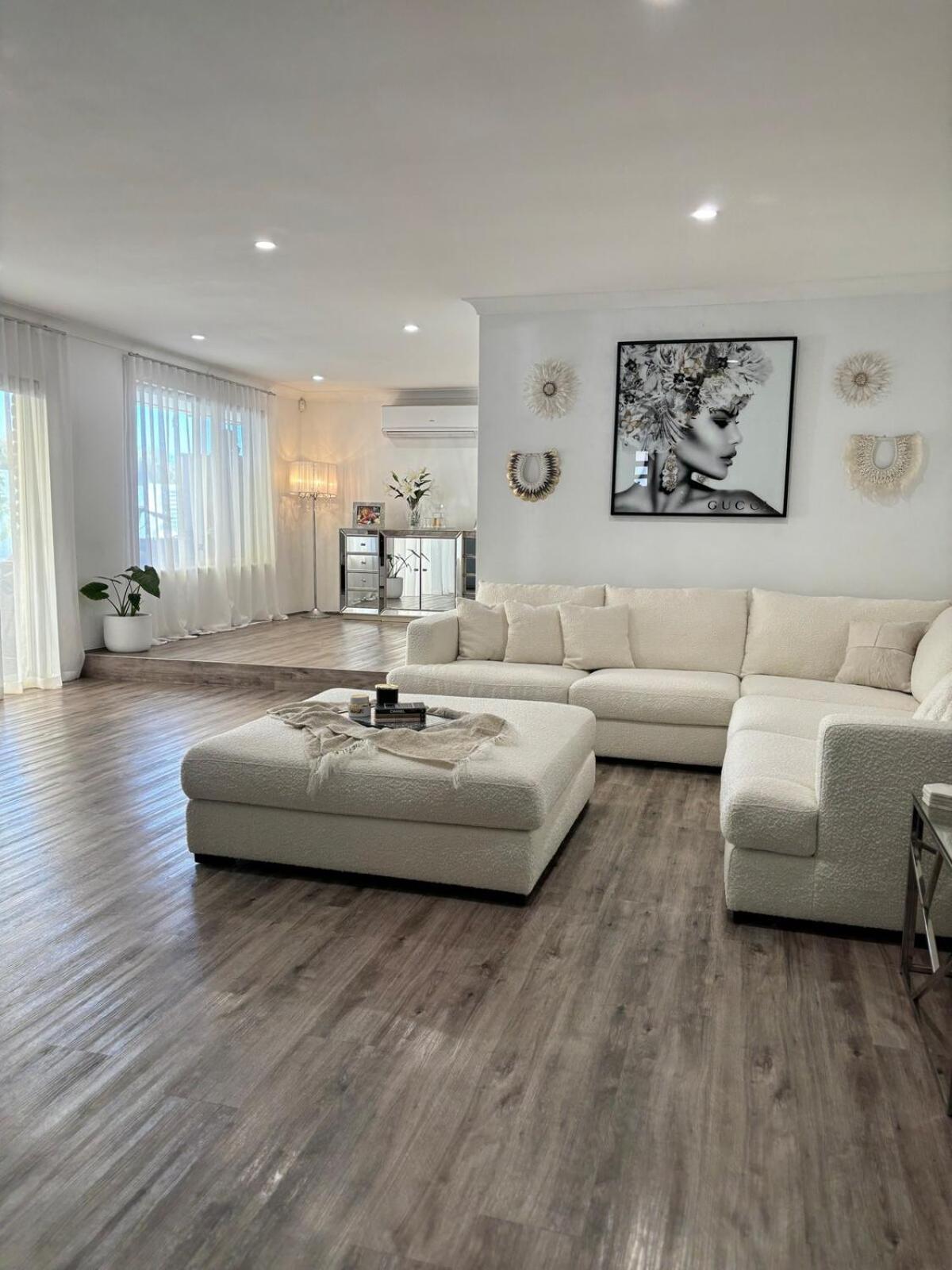 Oceanside Mansion With Luxury Pool Holiday home Perth