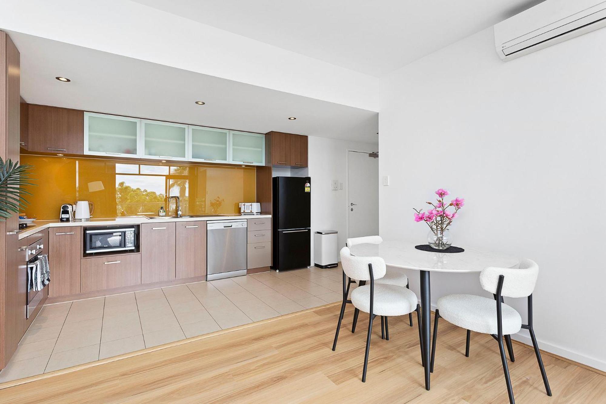 Apartment 1bdr Parking On Beaufort Street Perth