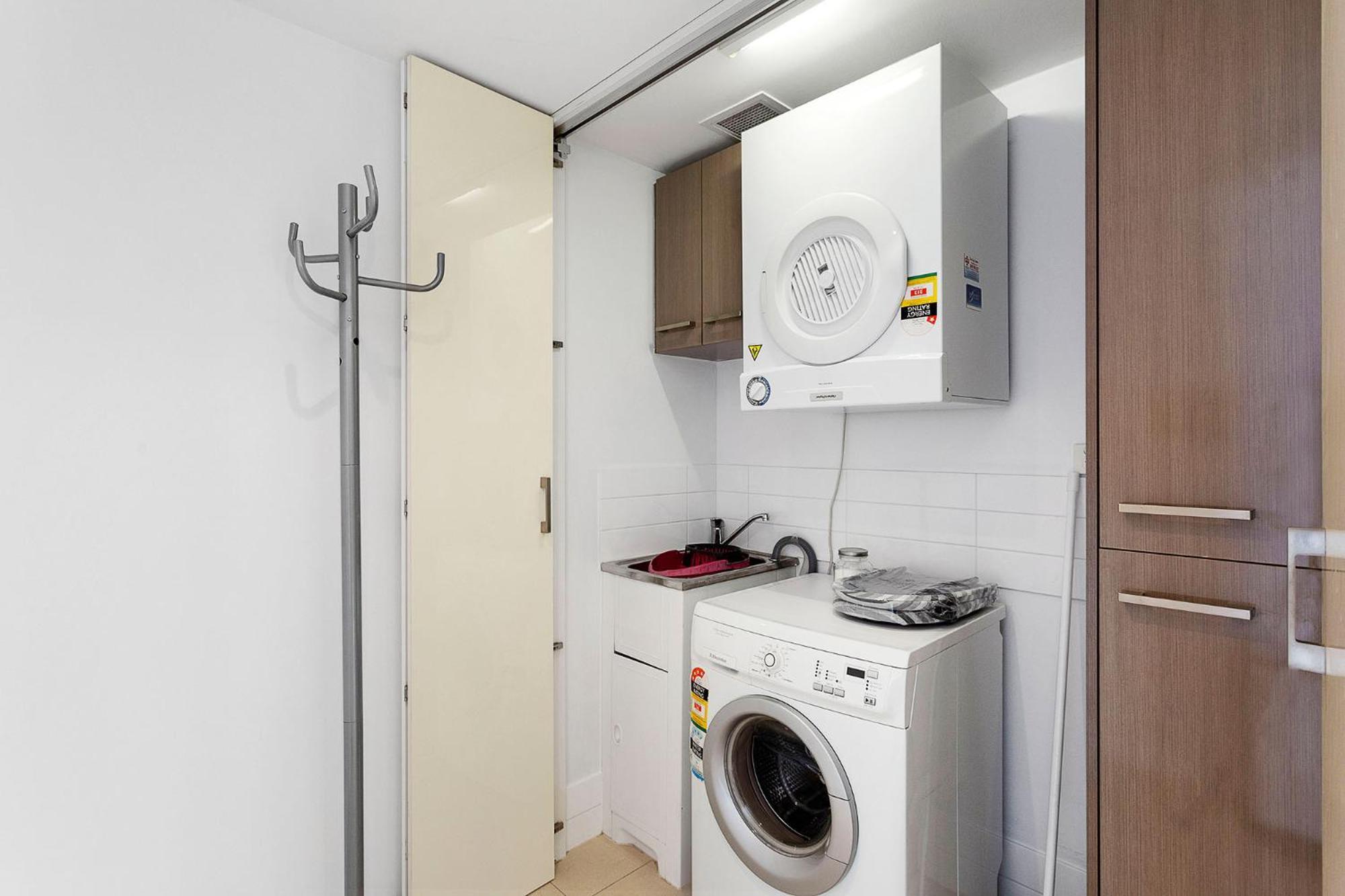 1bdr Parking On Beaufort Street *