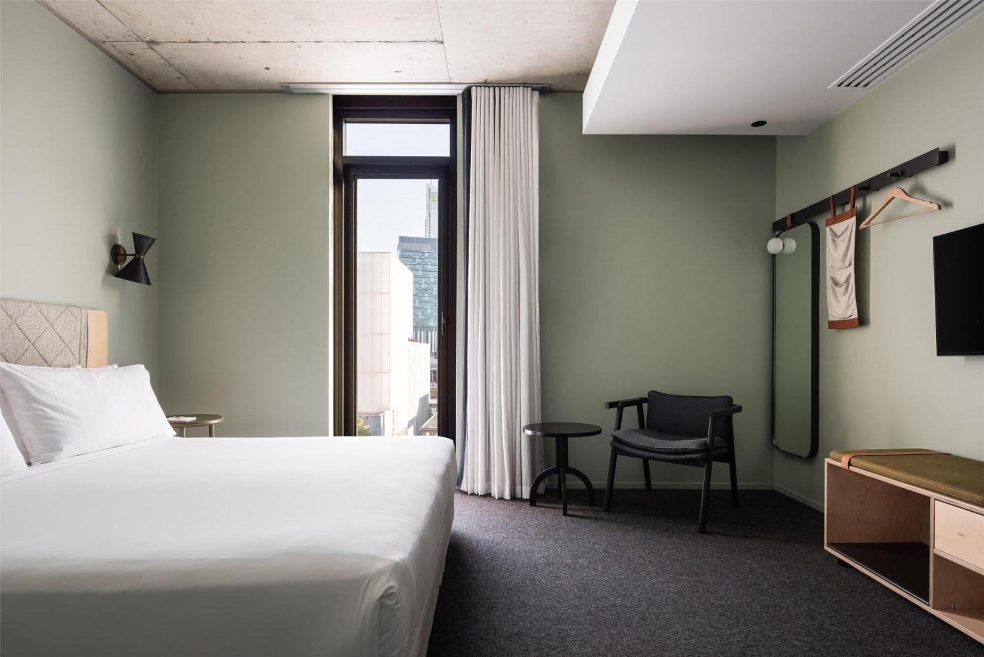 Alex Hotel 4*