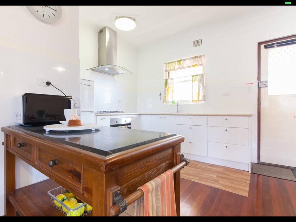 Broadway Apartment *