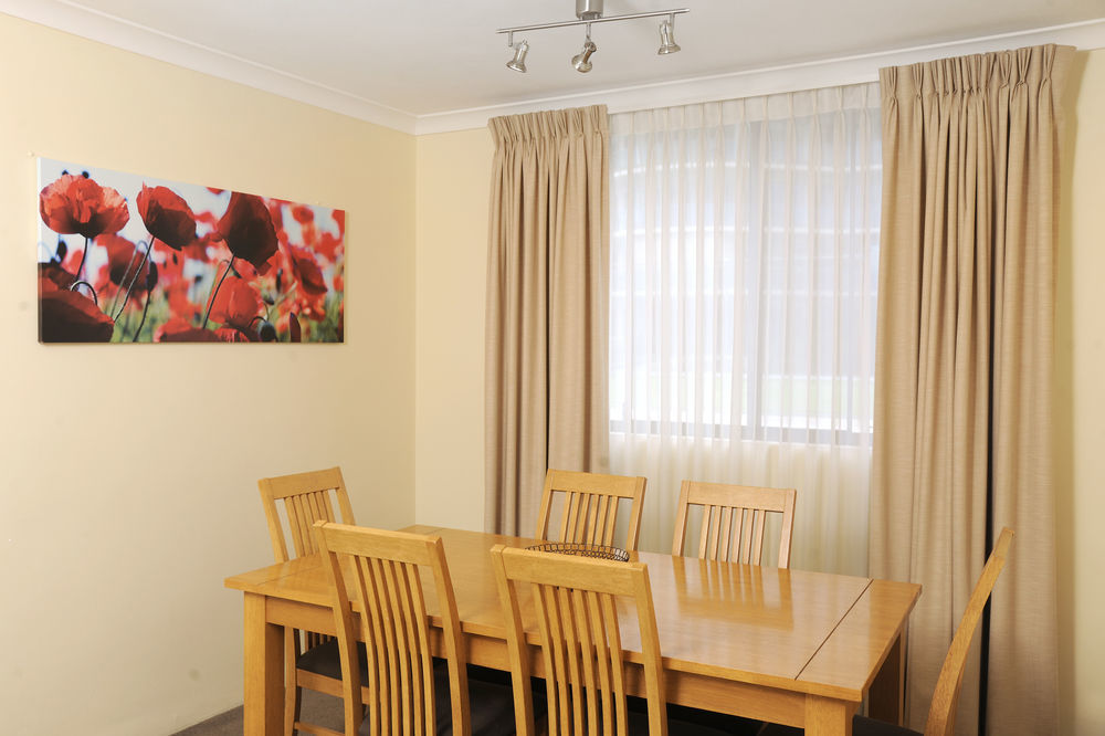 Lodestar Waterside Aparthotel 4*
