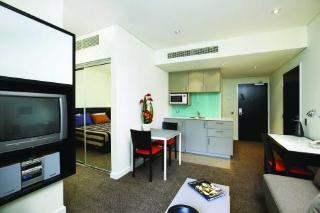 Adina 4*