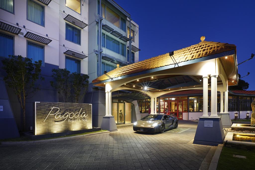 Pagoda & 4*