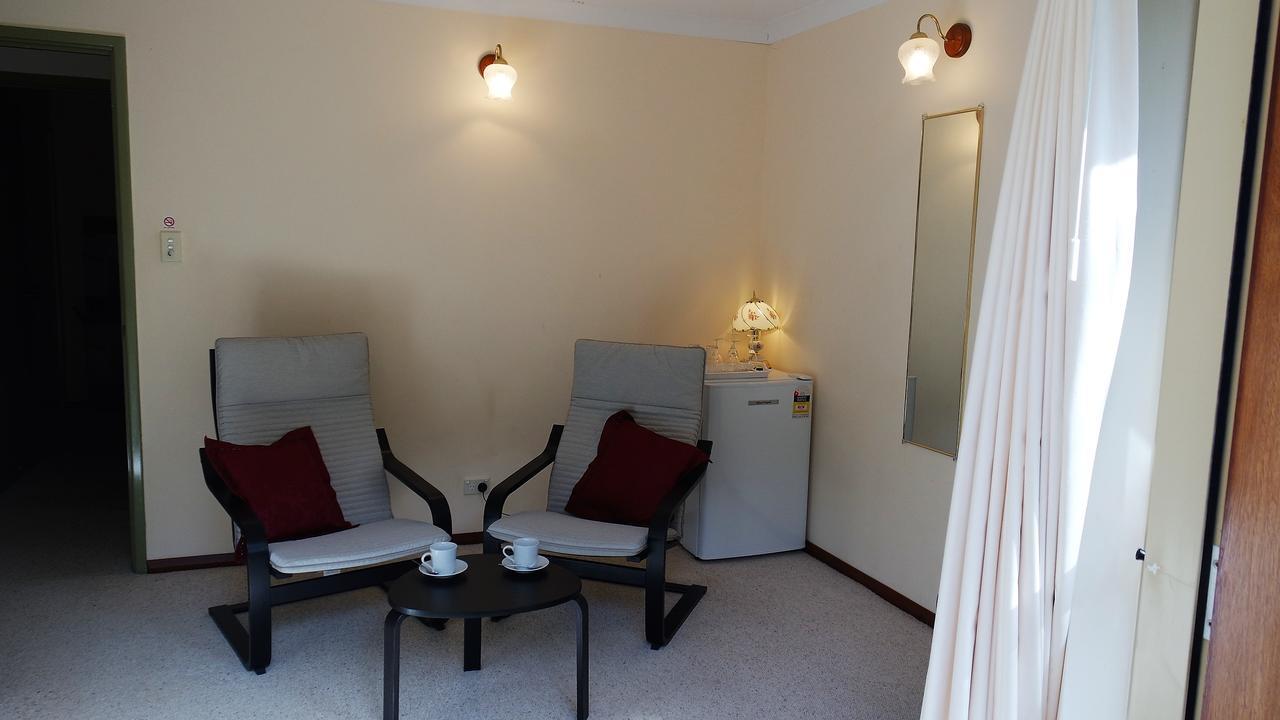 Eleebana Guest house 3*