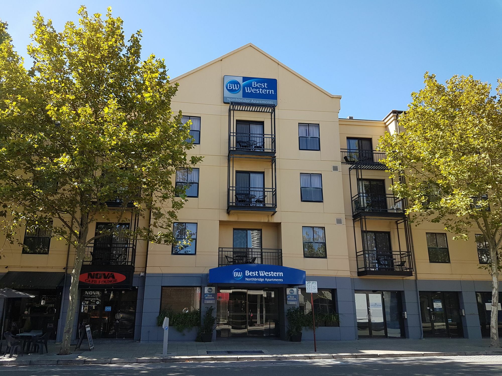 Aparthotel Western Northbridge 4*