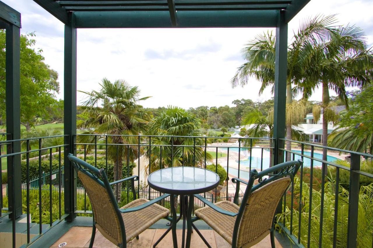 Joondalup 4*